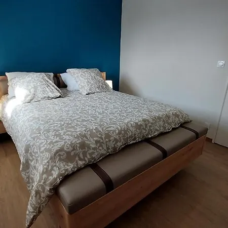 Pour 6 Personnes A 15 Min Daurillac Cantal Feriehus *