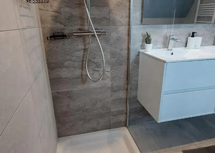 Pour 6 Personnes A 15 Min Daurillac Cantal Ferienhaus