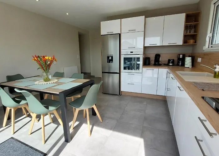 Pour 6 Personnes A 15 Min Daurillac Cantal Ferienhaus Saint-Etienne-de-Carlat