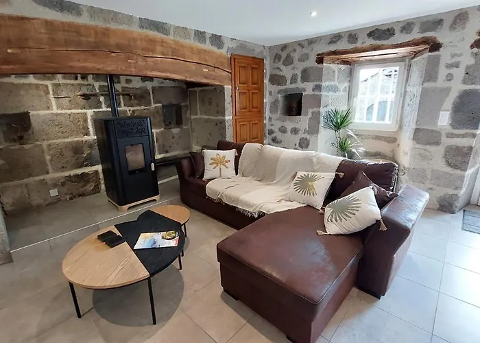 Ferienhaus Pour 6 Personnes A 15 Min Daurillac Cantal Saint-Etienne-de-Carlat