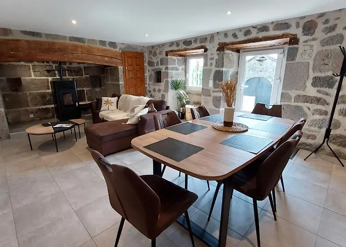 Pour 6 Personnes A 15 Min Daurillac Cantal